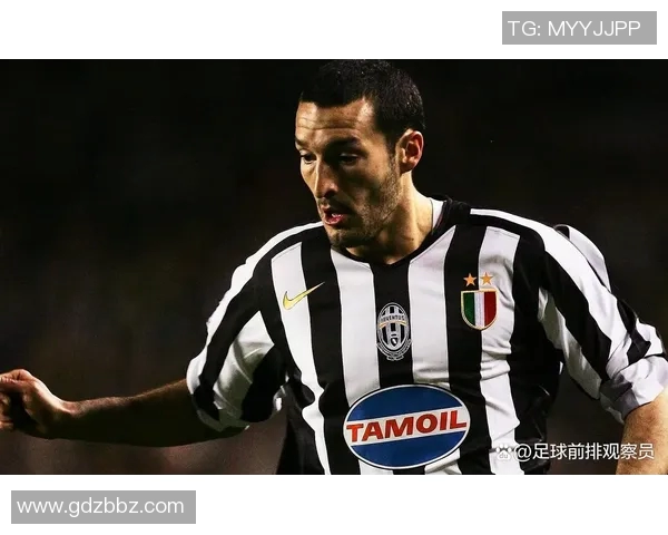 以足球球星独特风格解析绿茵传奇与时代精神碰撞